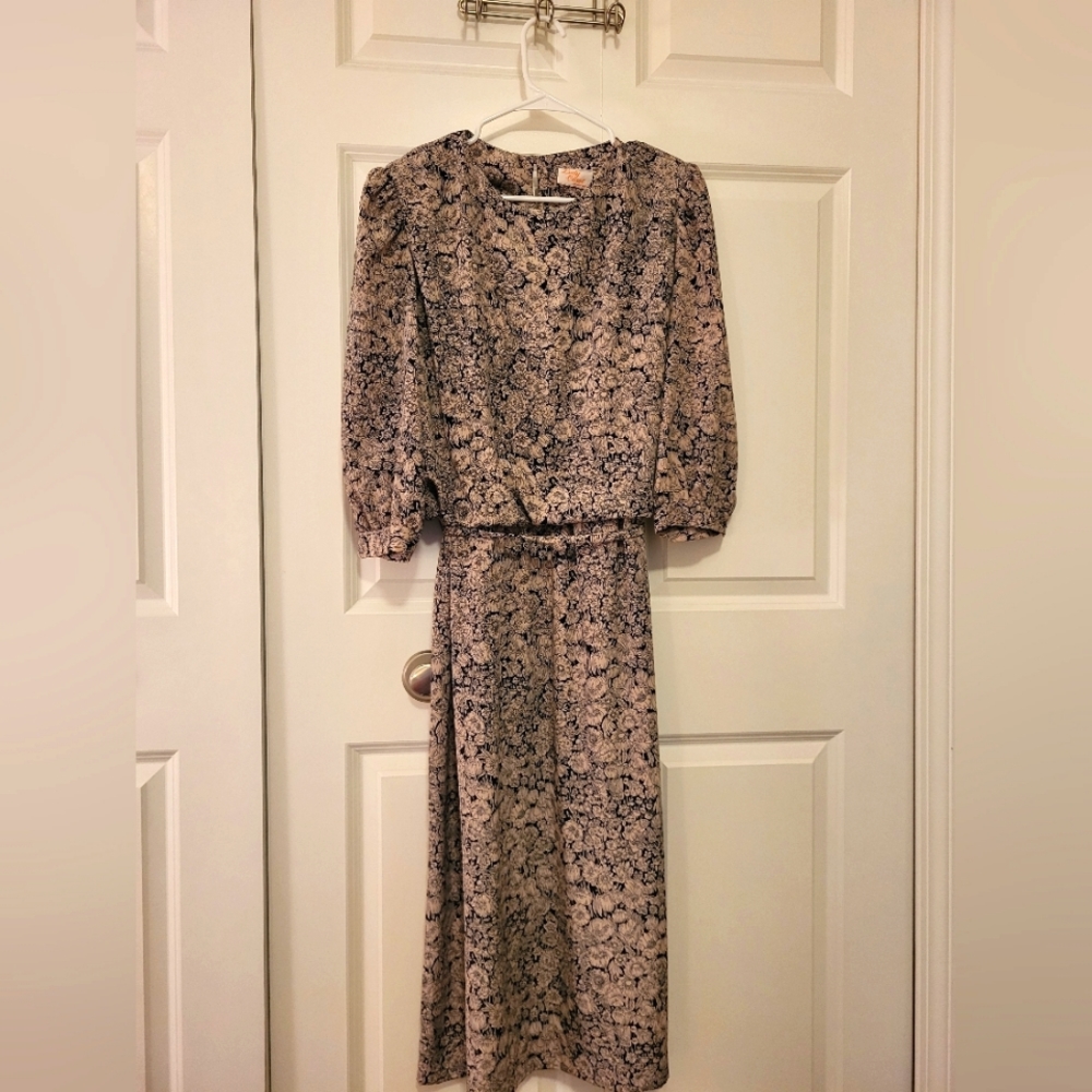 Women's vintage dress, tan floral pattern, size 18